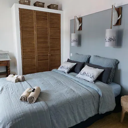 Locations Nos Iles Holiday home *