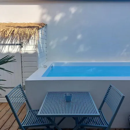 Locations Nos Iles Holiday home *