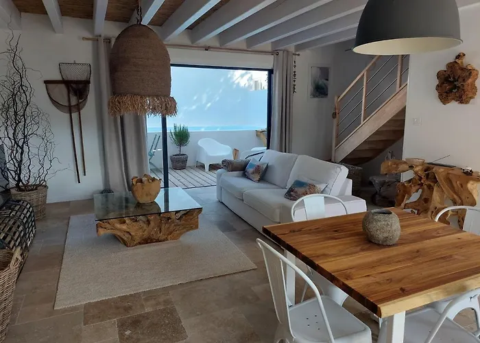 Locations Nos Iles 펜션 *